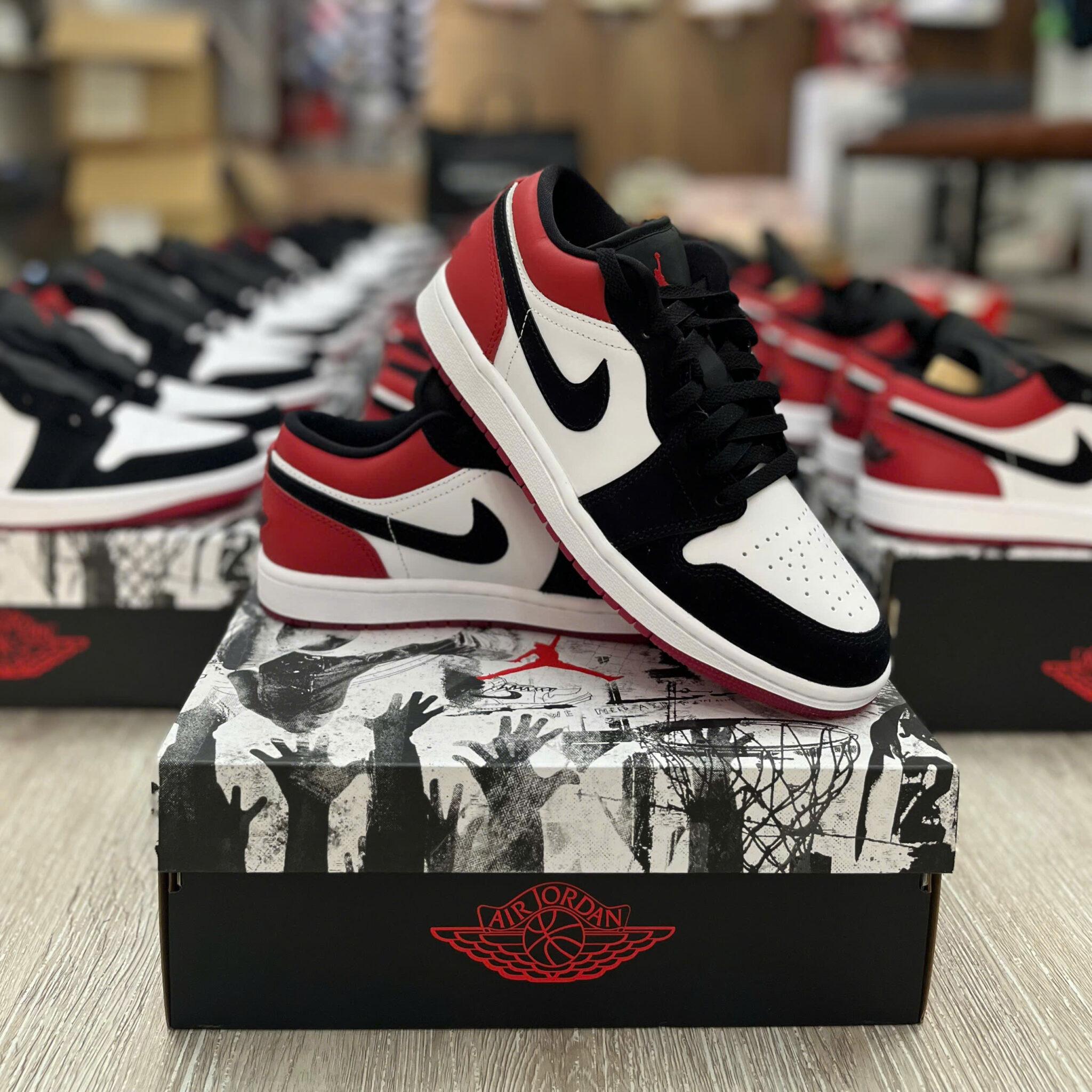 Giày Air Jordan 1 Low Black Toe 2025 IB8971-106 - Ảnh 2