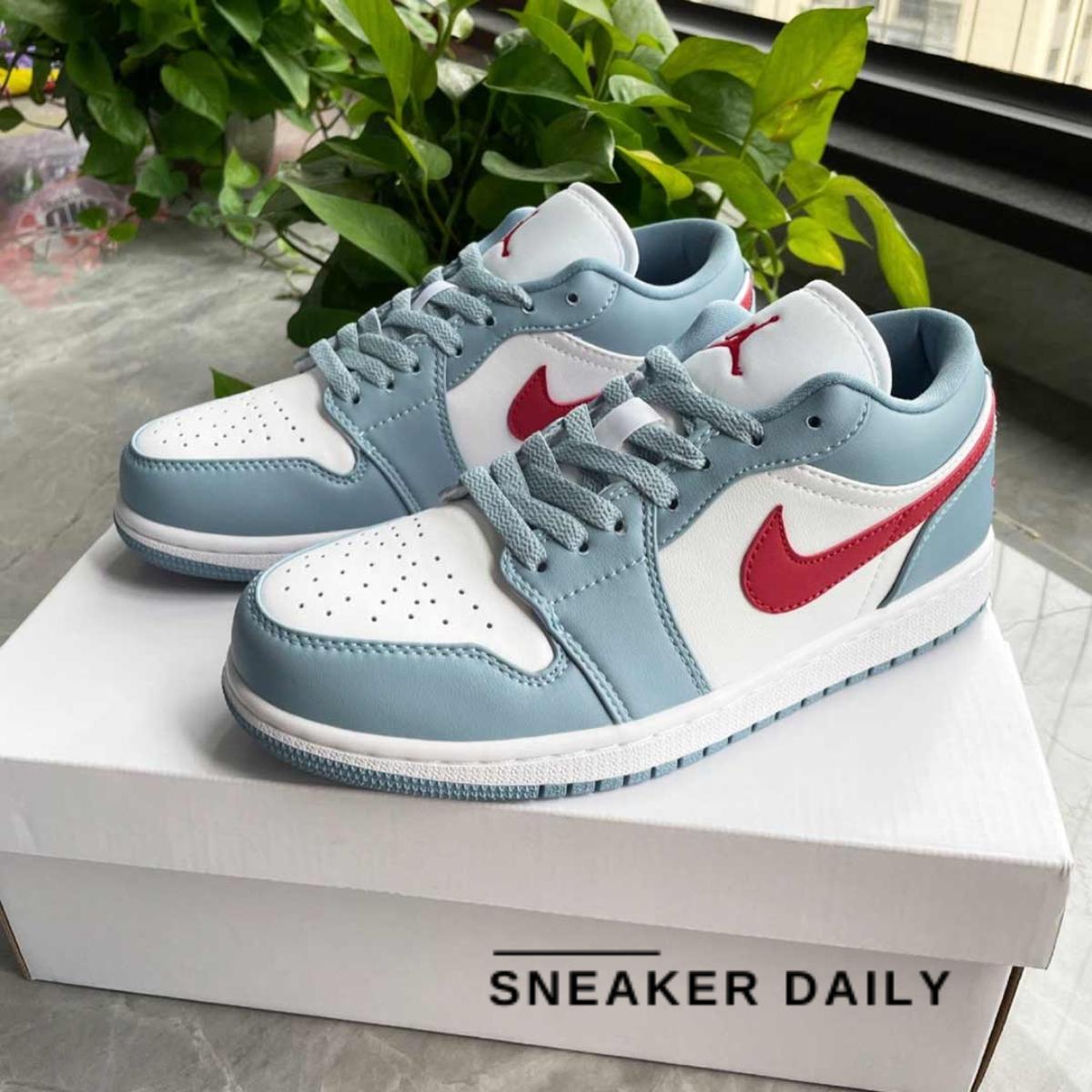 Chi tiết màu Blue Whisper và tag Jumpman trên giày WMNS DC0774-164