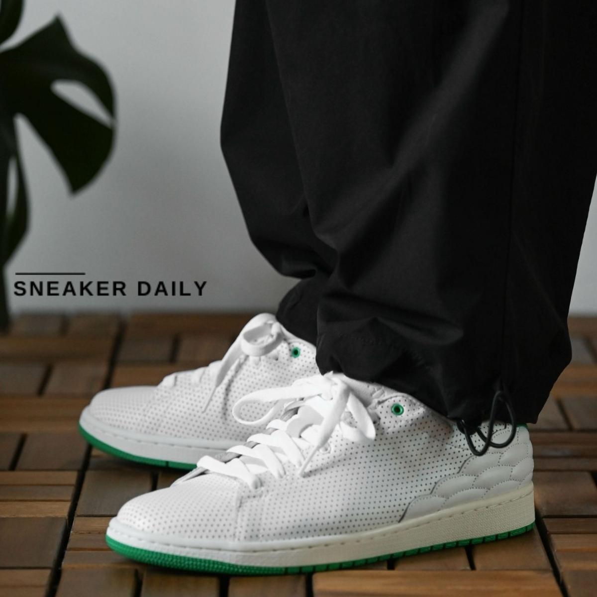 Chi tiết Swoosh và logo Wings Stadium Green trên Air Jordan 1 Low Centre Court DJ2756-113