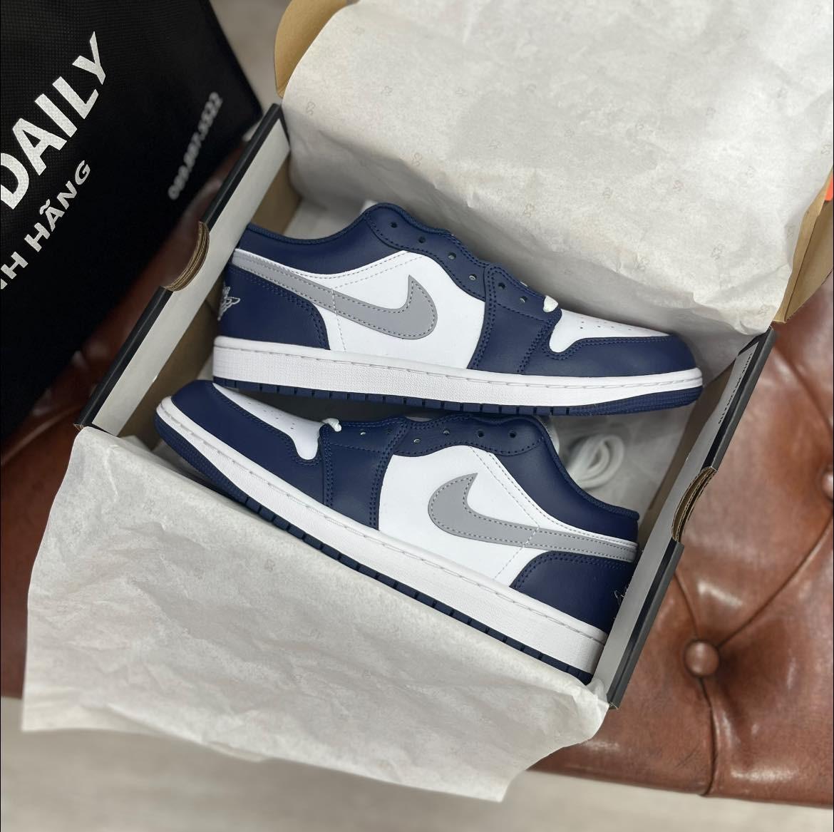 Giày Air Jordan 1 Low GS Midnight Navy Wolf Grey 553560-141 - Ảnh 2