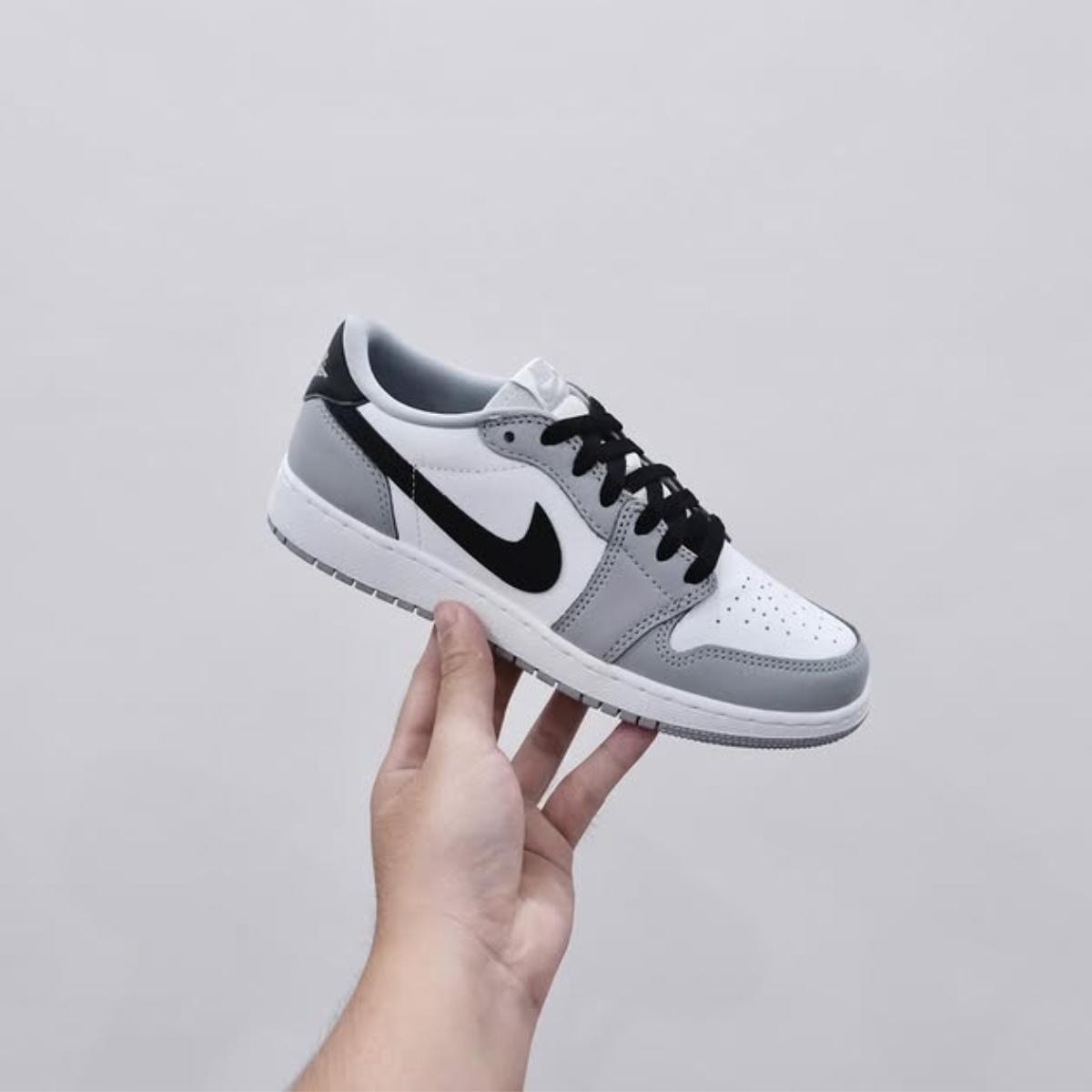 Góc nhìn tổng thể giày Air Jordan 1 Low OG Barons CZ0858-110