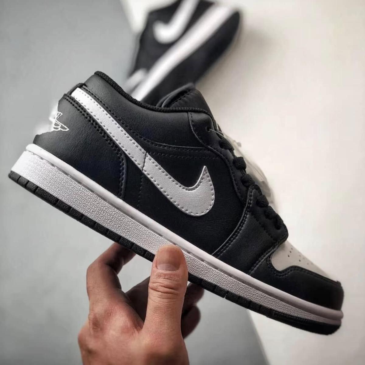 Giày Air Jordan 1 Low Orca 553558-043 nhìn từ trên xuống góc toàn cảnh