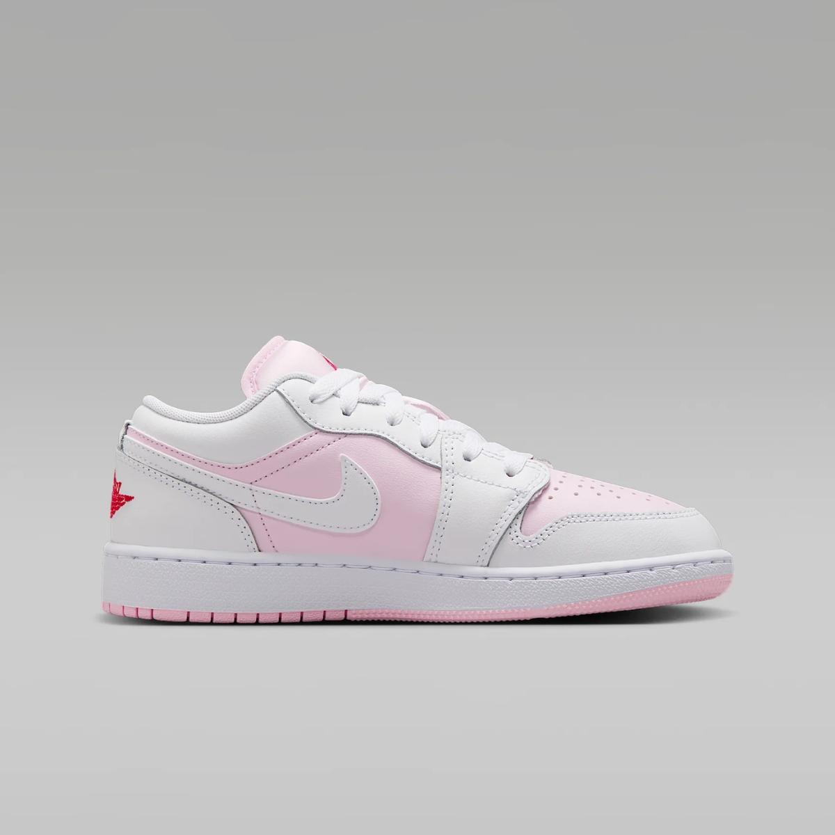 Giày Air Jordan 1 Low Pink Foam White 553560-608 phối outfit