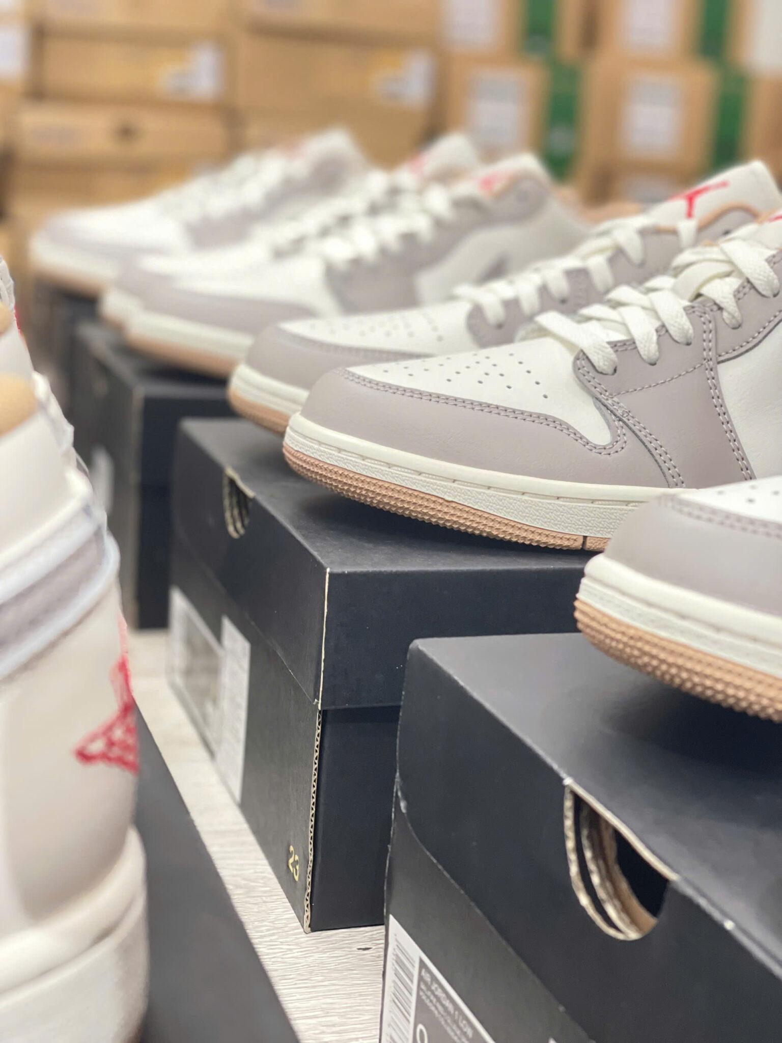 Giày Air Jordan 1 Low Red College Grey 553558-169 - Ảnh 11