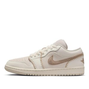 Giày Air Jordan 1 Low SE Cozy Girl HV4268-120