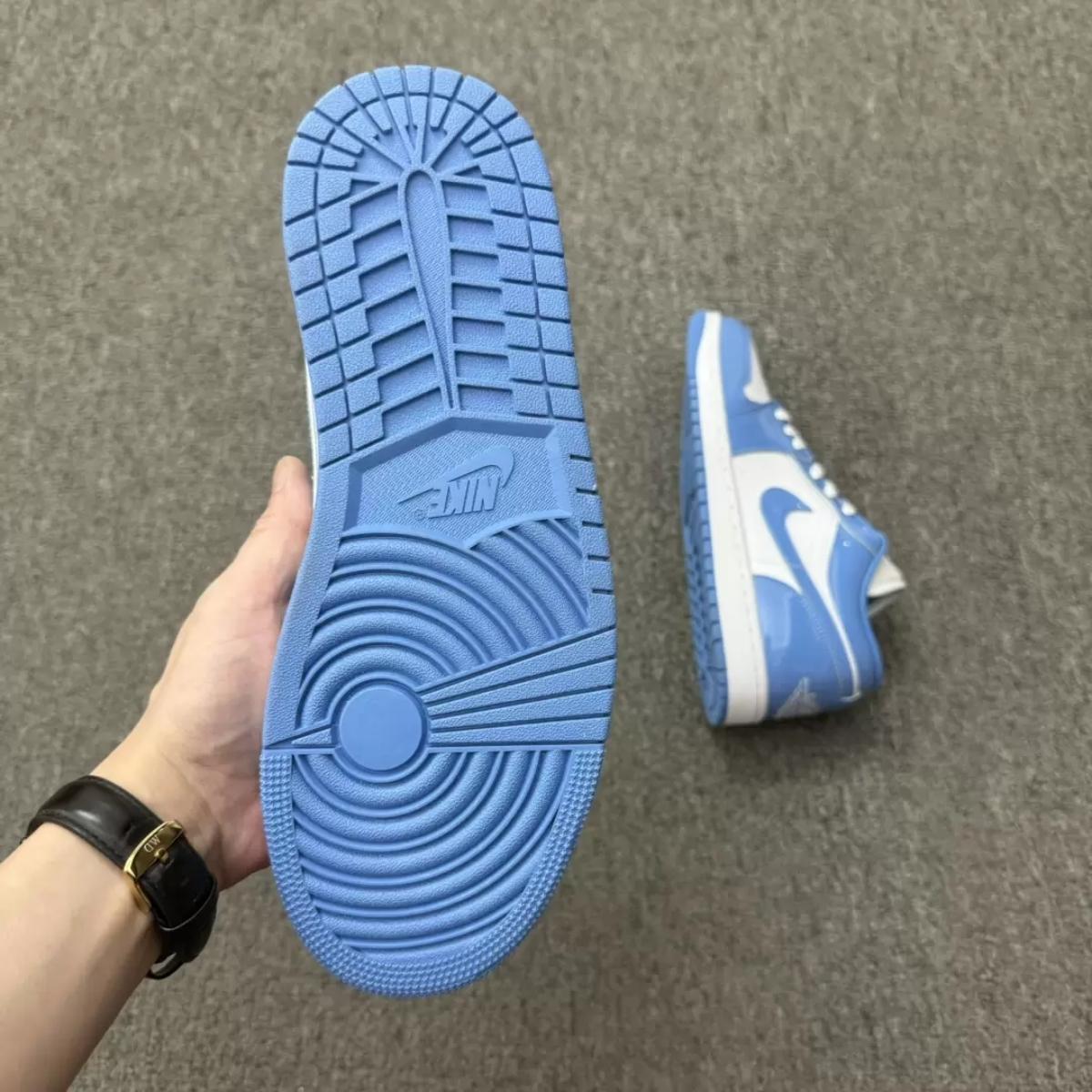 Giày Air Jordan 1 Low SE Legend Blue FZ2138-114 nhìn nghiêng