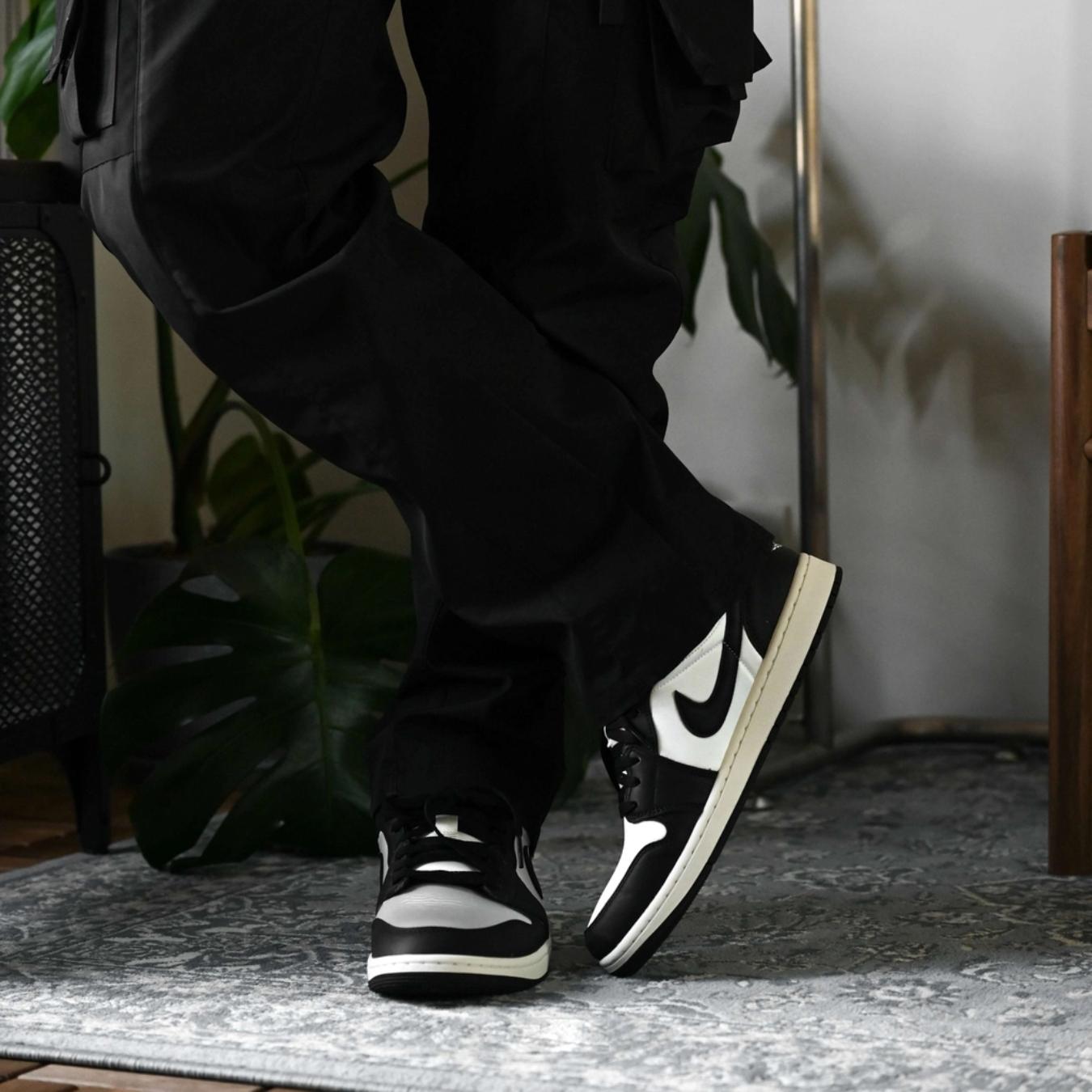 Giày Air Jordan 1 Low SE Vintage Panda FB9893-101 - Ảnh 2