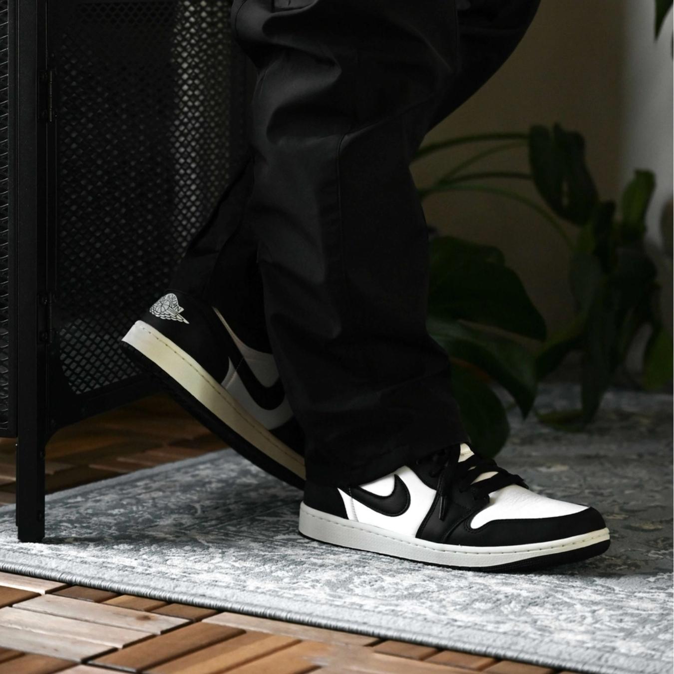 Giày Air Jordan 1 Low SE Vintage Panda FB9893-101 - Ảnh 3