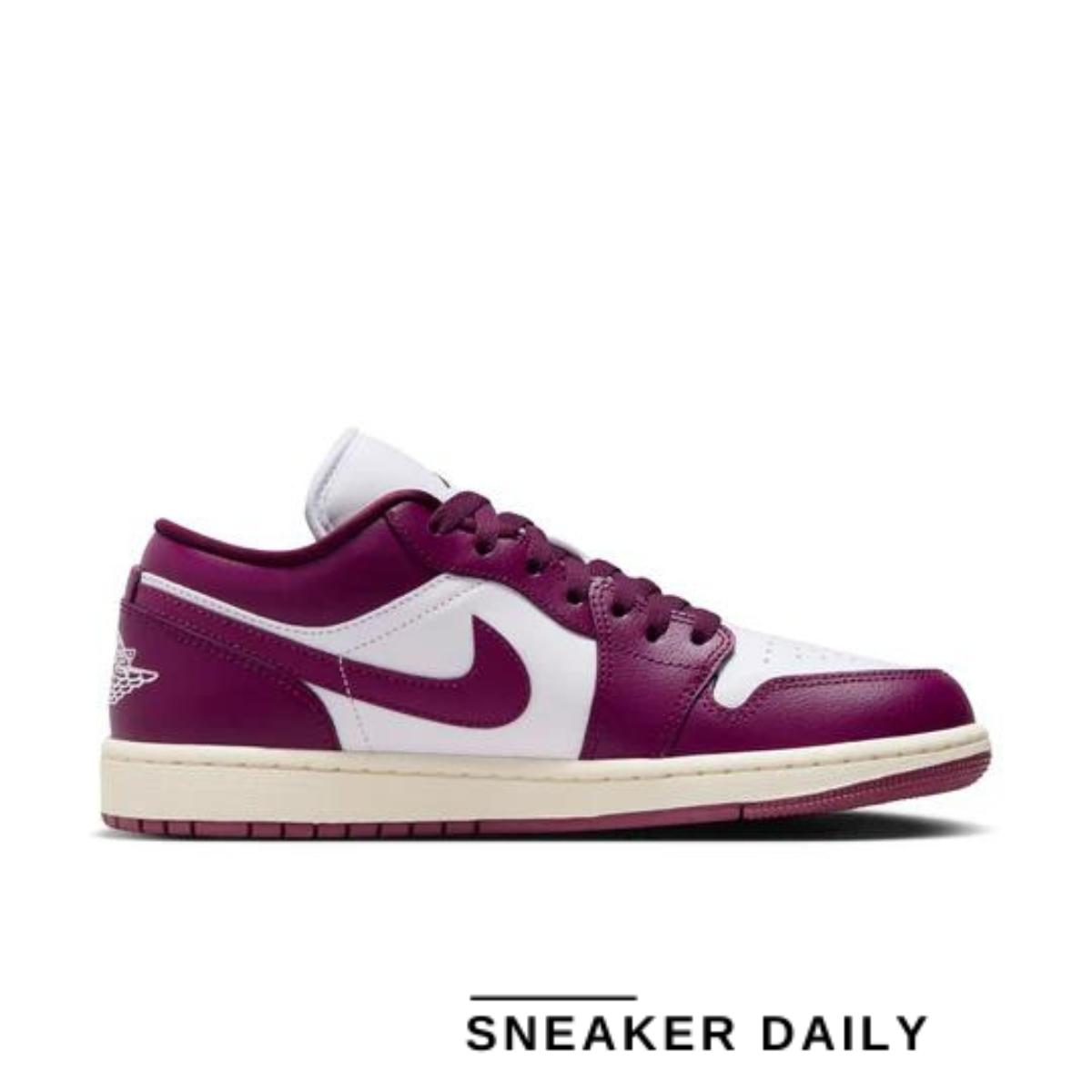 Chi tiết phối màu hồng Fireberry trên Swoosh và overlay giày AJ1 Low WMNS