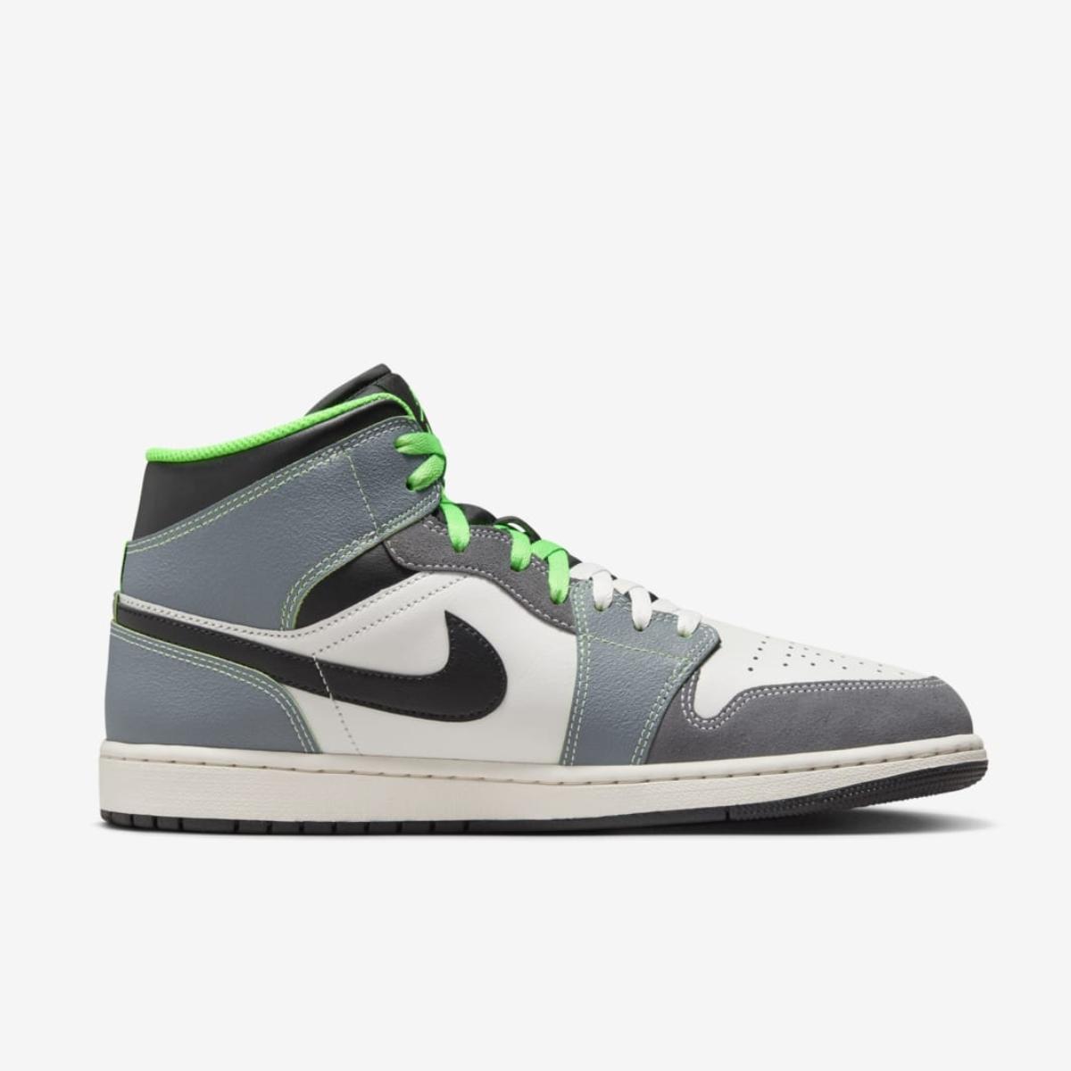 Chi tiết màu sắc Casa 93 trên Air Jordan 1 Mid HQ3829-001