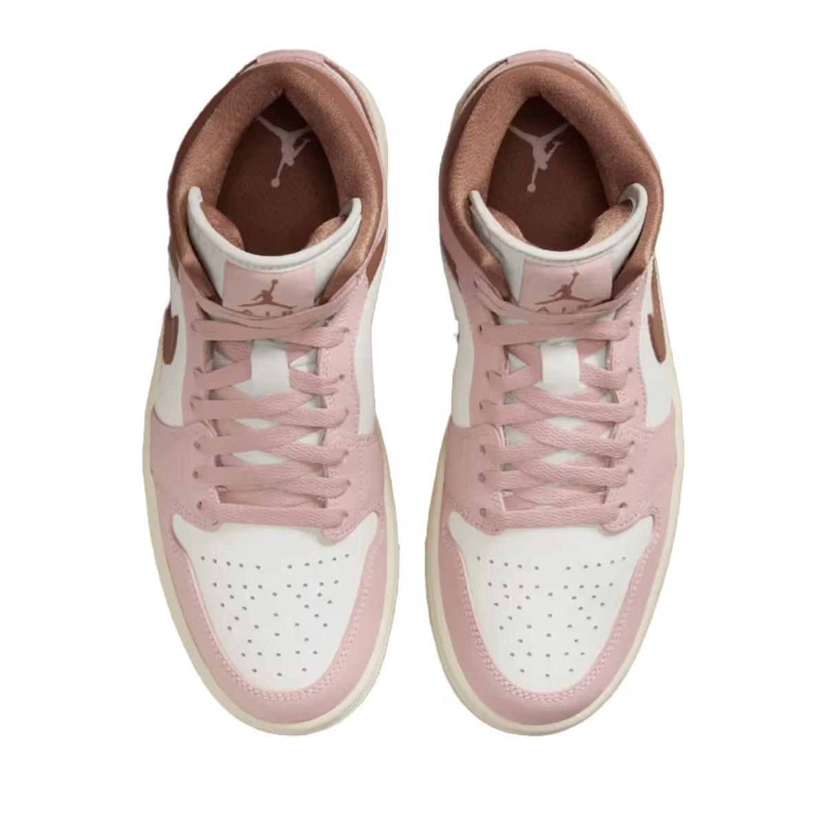 Góc nhìn nghiêng giày Air Jordan 1 Mid Neapolitan BQ6472-620