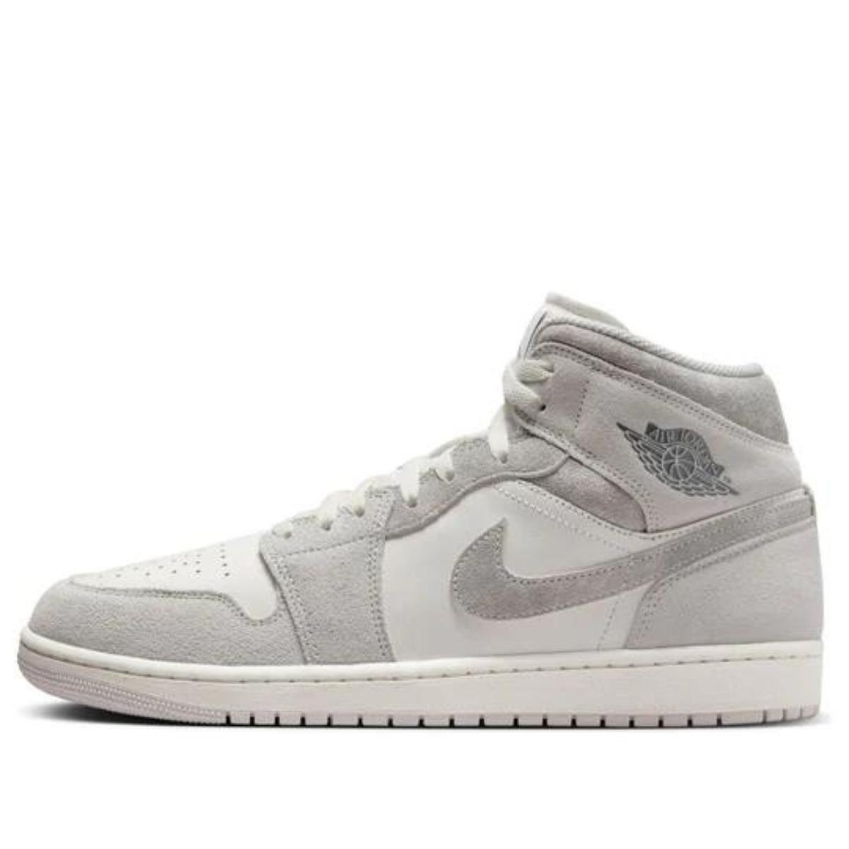 Giày Air Jordan 1 Mid SE Neutral Grey Suede FQ7720-002 nhìn từ phía bên