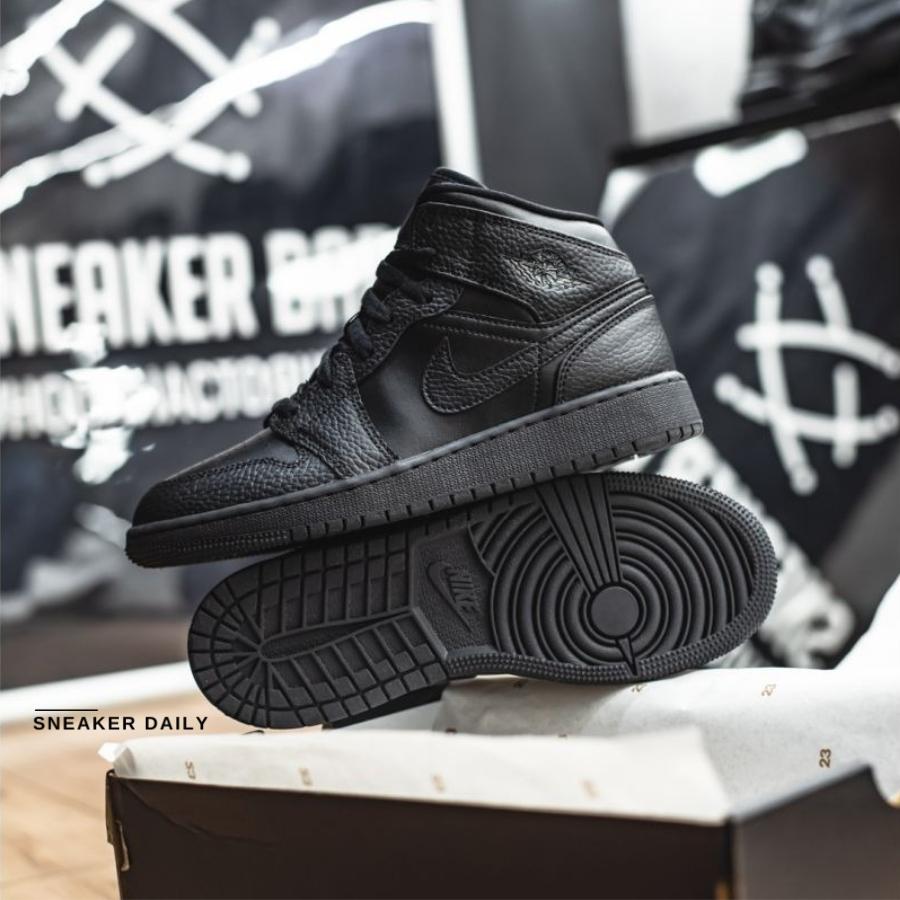 Giày Air Jordan 1 Mid Triple Black 2020 554725-091 - Ảnh 2