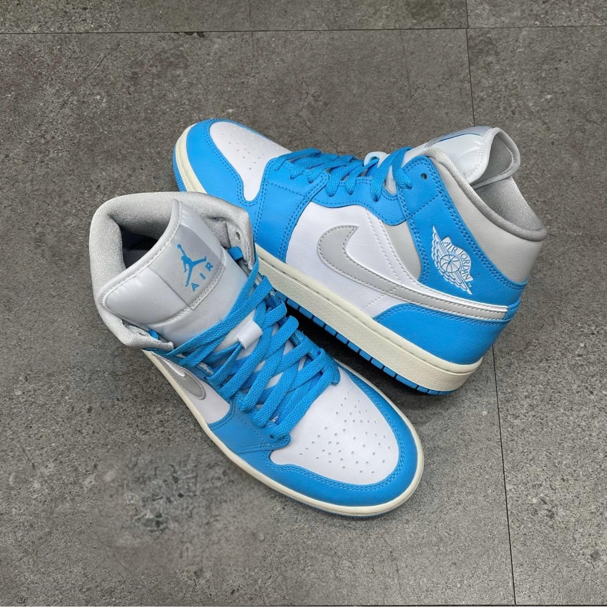Giày Air Jordan 1 Mid Wmns Dark Powder Blue BQ6472-400 phối đồ