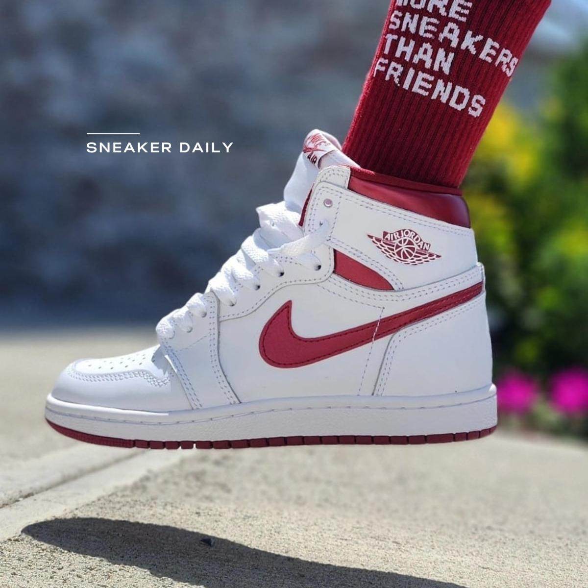 Cấu trúc cổ cao và hộp mũi rộng của Air Jordan 1 Retro High 85 OG