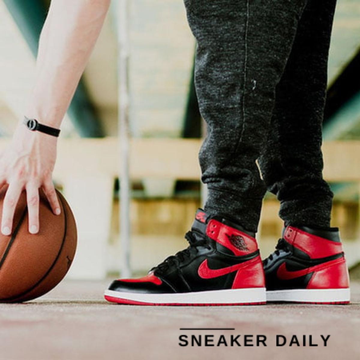 Giày Air Jordan 1 Retro High OG Banned 2016 (GS) 575441-001 - Ảnh 9