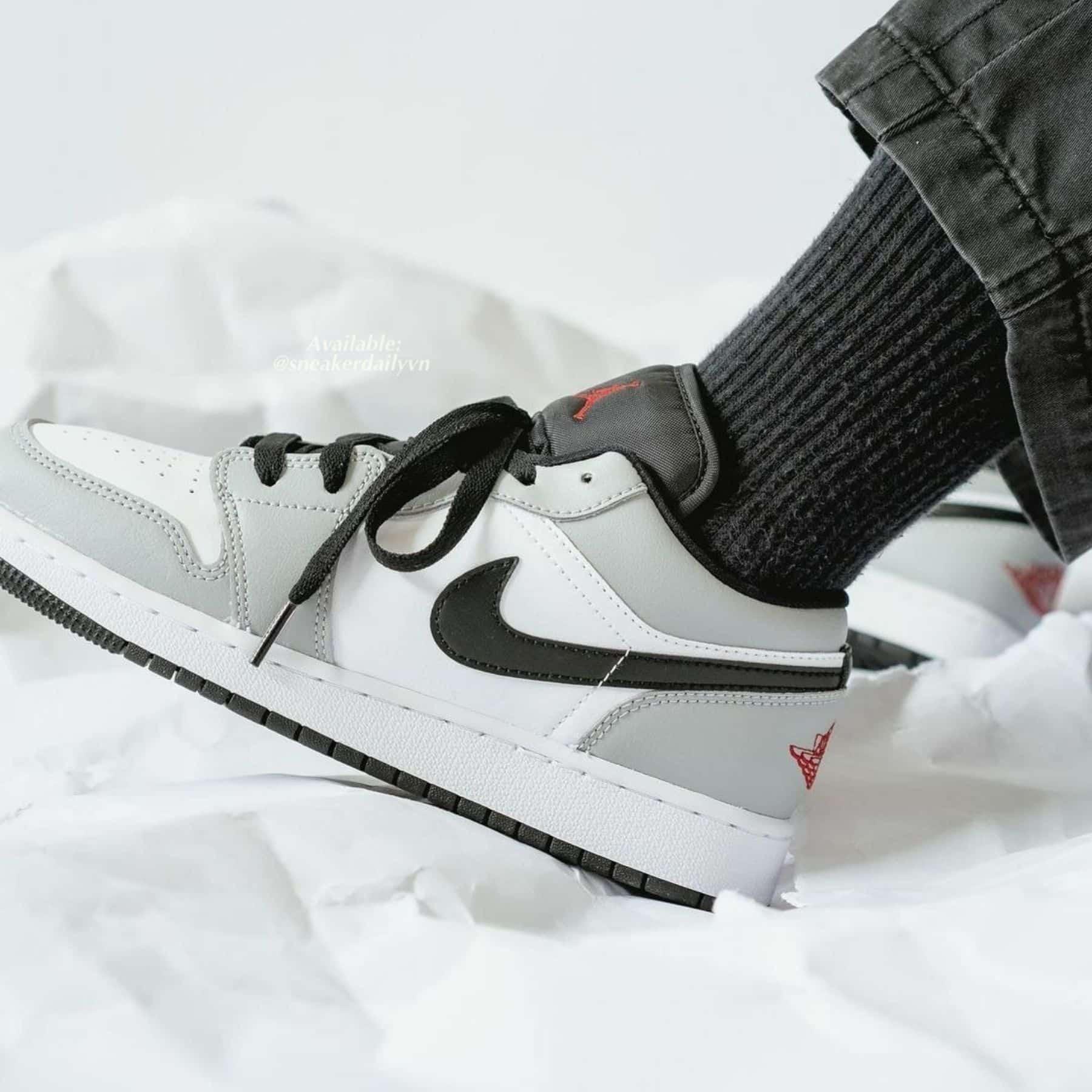 Giày nam Air Jordan 1 Low Light Smoke Grey V2 553558-030 - Ảnh 16