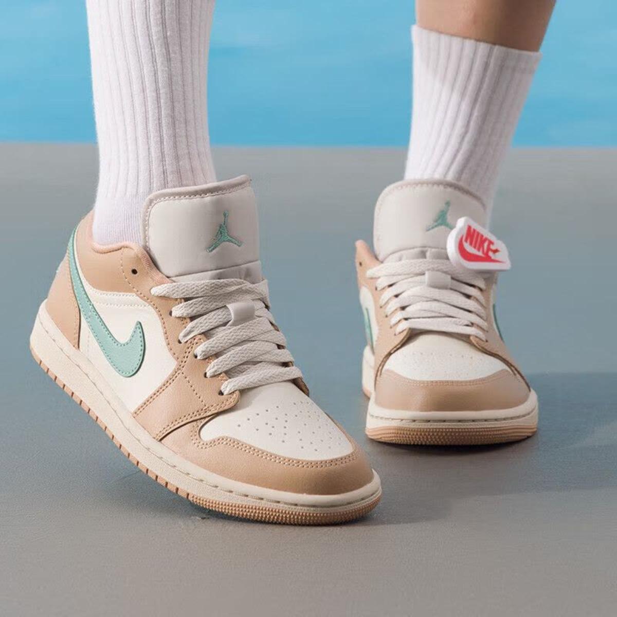 Giày Nike Air Jordan 1 Low Light Brown DC0774-130 - Ảnh 3