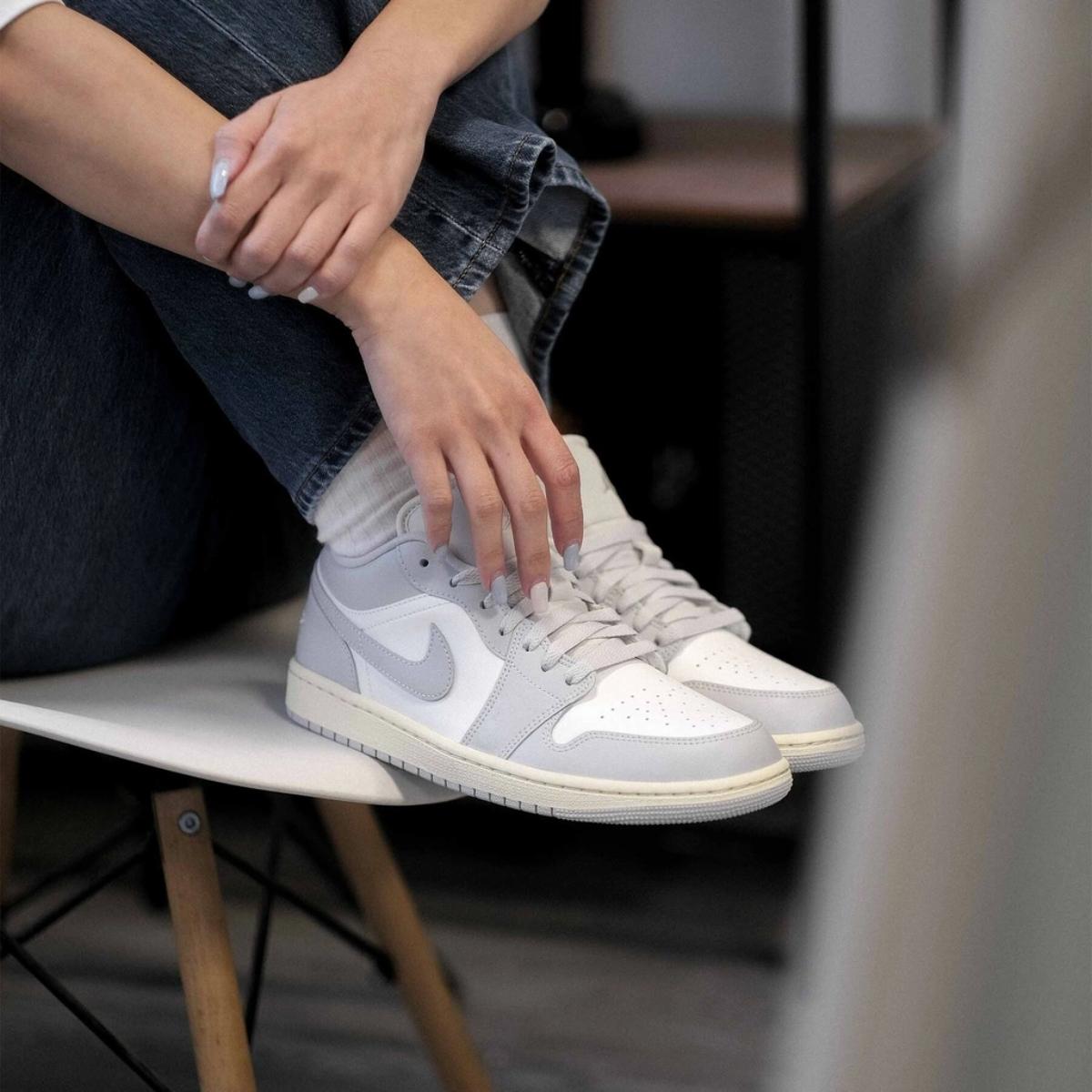 Giày Nike Air Jordan 1 Low Light Grey Sail DC0774-103 - Ảnh 2