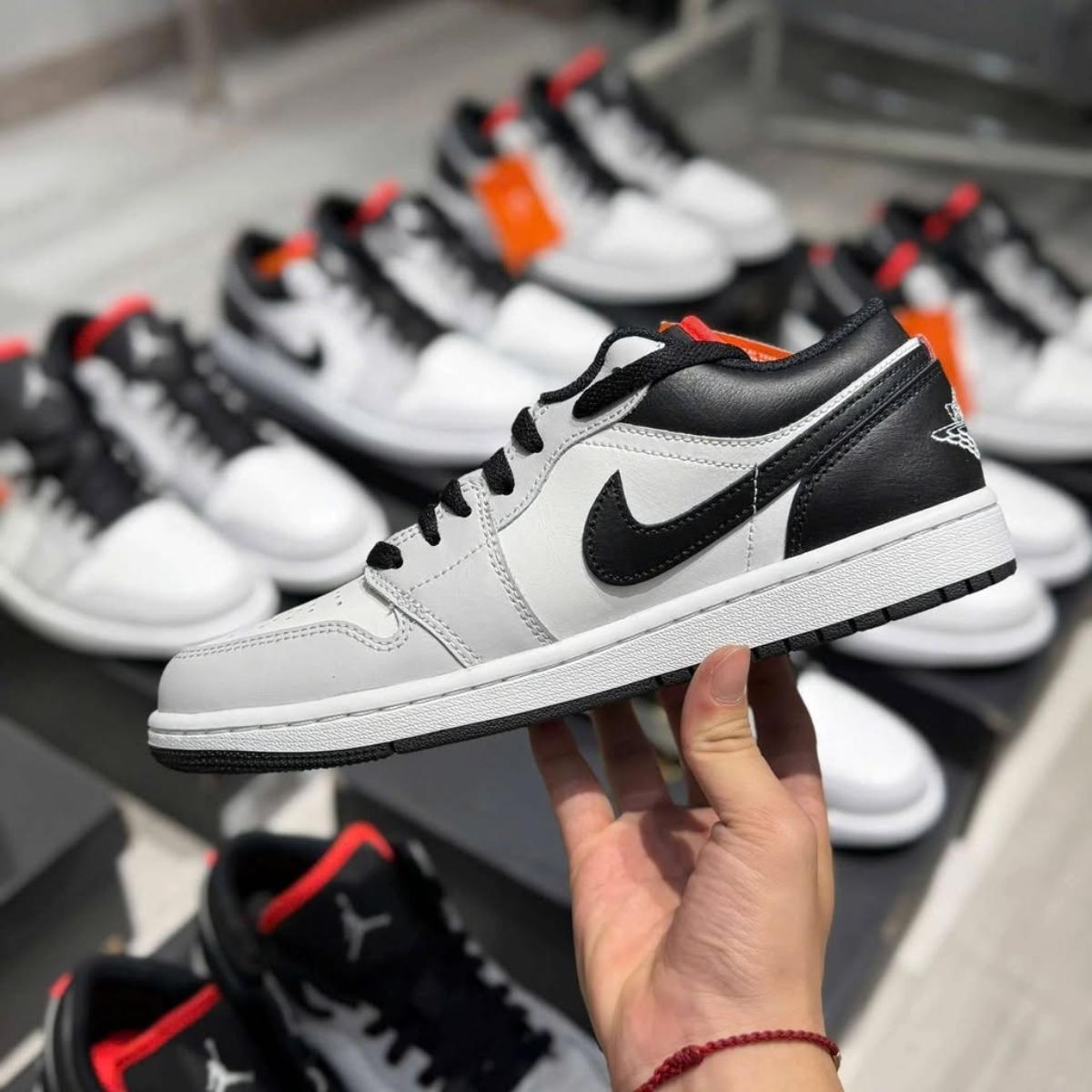 Giày Nike Air Jordan 1 Low Neutral Grey Infrared 553558-045 - Ảnh 3