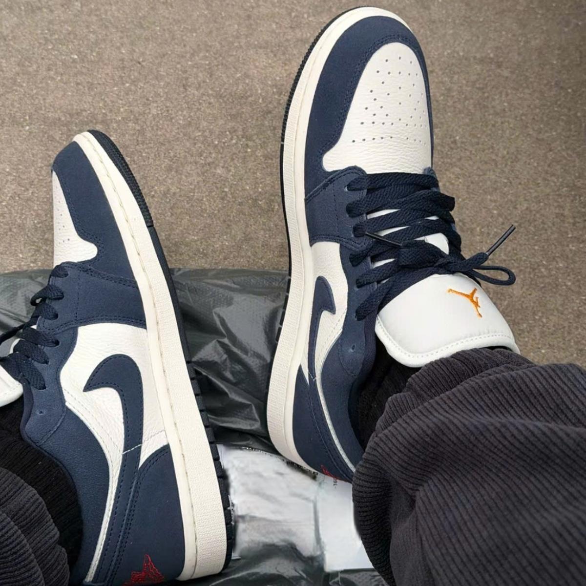 Giày Nike Air Jordan 1 Low Obsidian Suede IO7448-400 - Ảnh 2