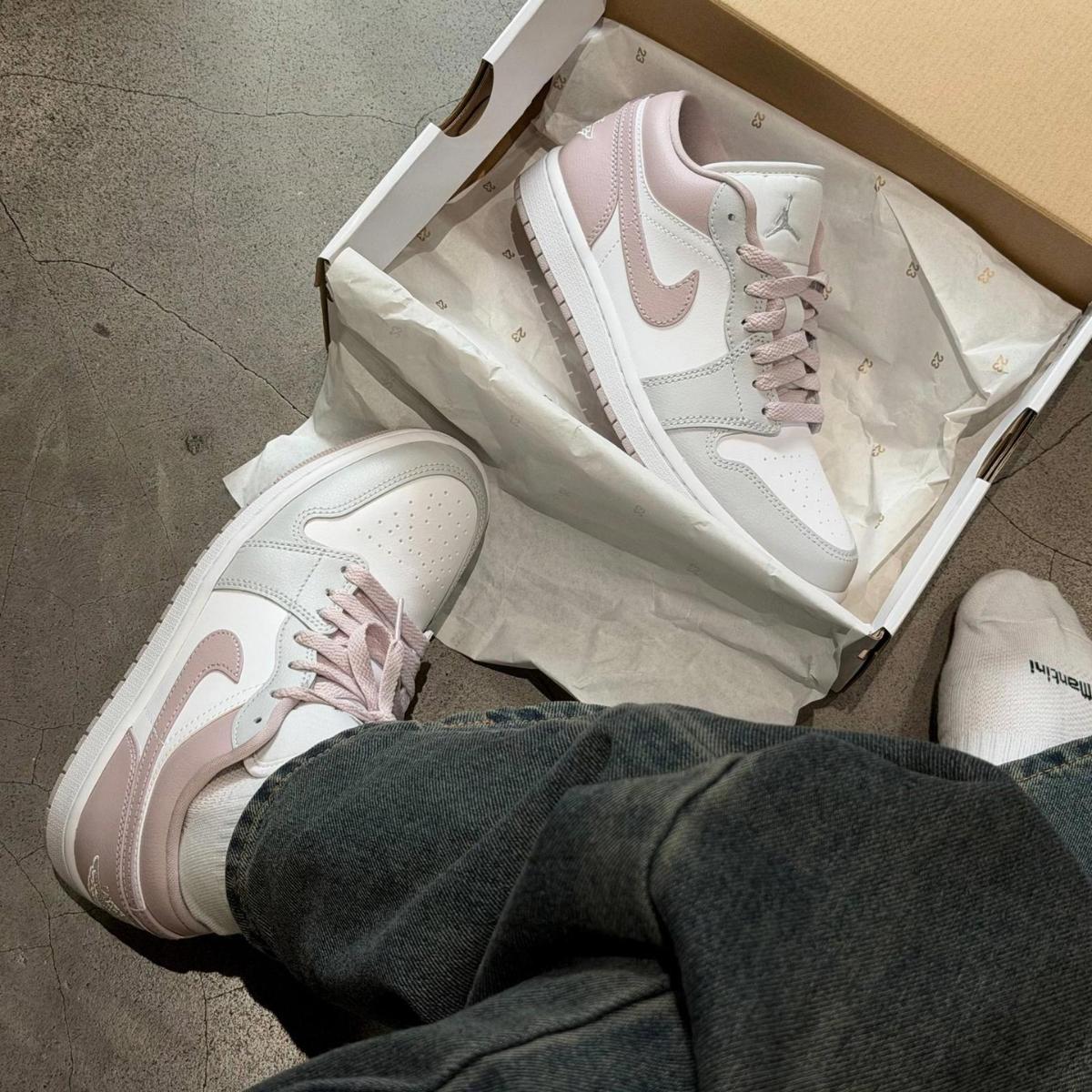 Giày Nike Air Jordan 1 Low Particle Rose DC0774-606 - Ảnh 2