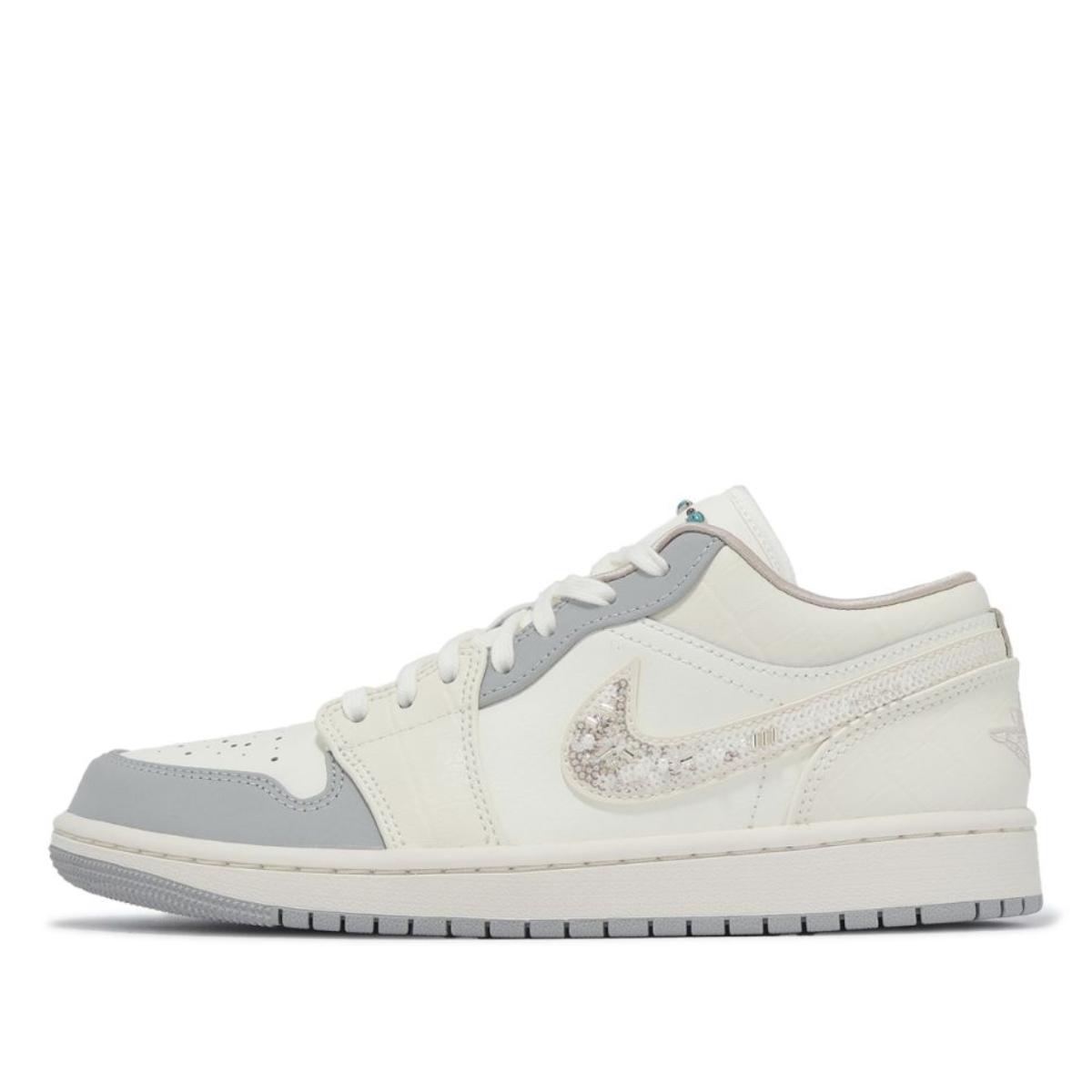 Giày Nike Air Jordan 1 Low ‘Sail Soft Pearl’ IH7323-100 phối màu trắng ngà pastel