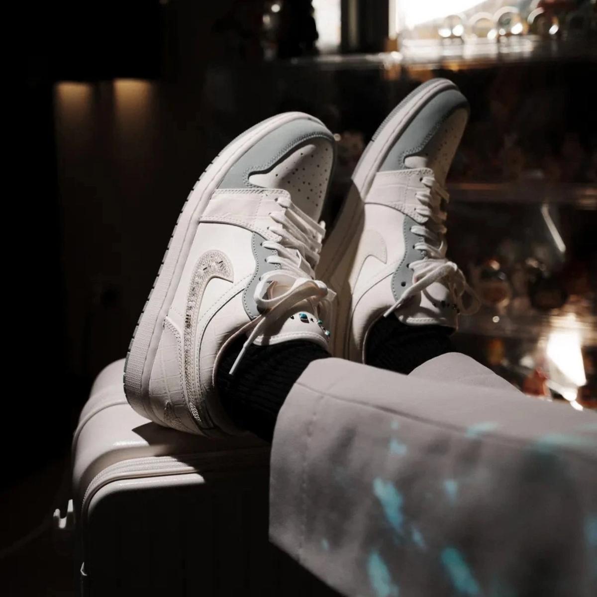 Giày Nike Air Jordan 1 Low Sail Soft Pearl IH7323-100 - Ảnh 10