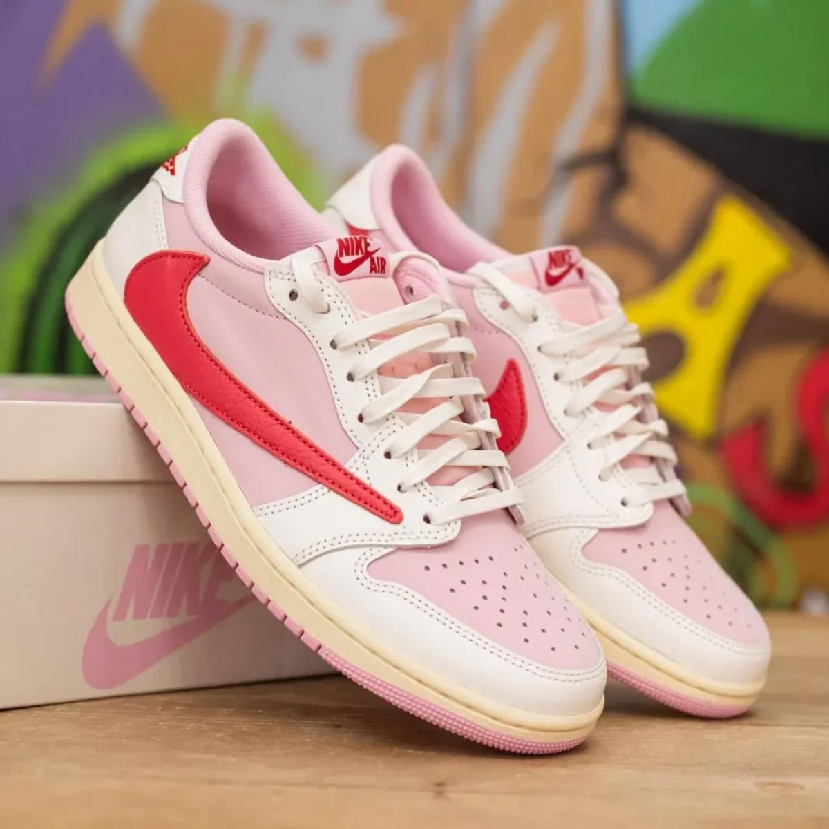 Giày Nike Air Jordan 1 Low x Travis Scott Pink IQ7604-101 - Ảnh 2