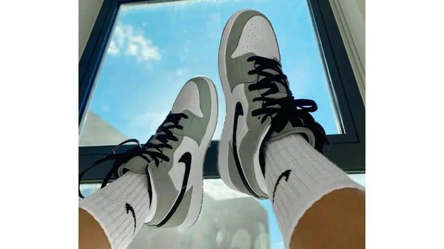 Giày Nike Air Jordan 1 Mid Smoke Grey 554724-092 - Ảnh 9