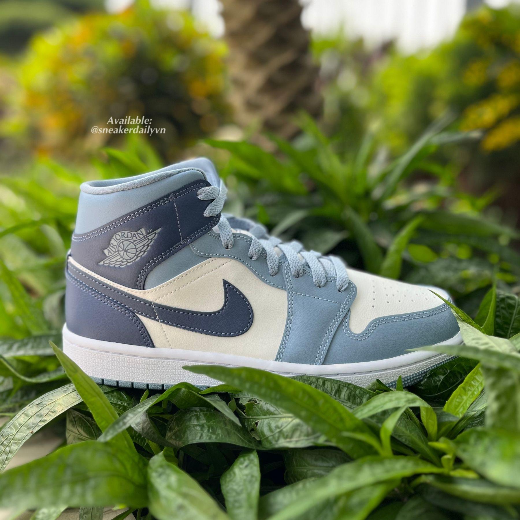 Giày (WMNS) Air Jordan 1 Mid Two-Tone Blue BQ6472-140 - Ảnh 3